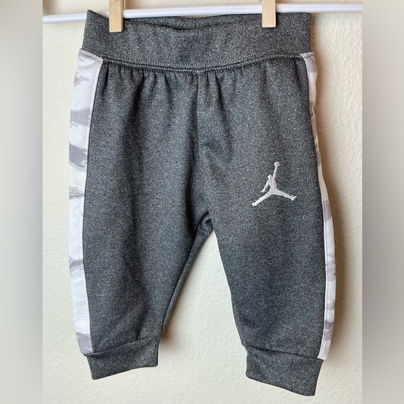 Air Jordan Infant Tracksuit with Hoodie - Picture 6 of 9